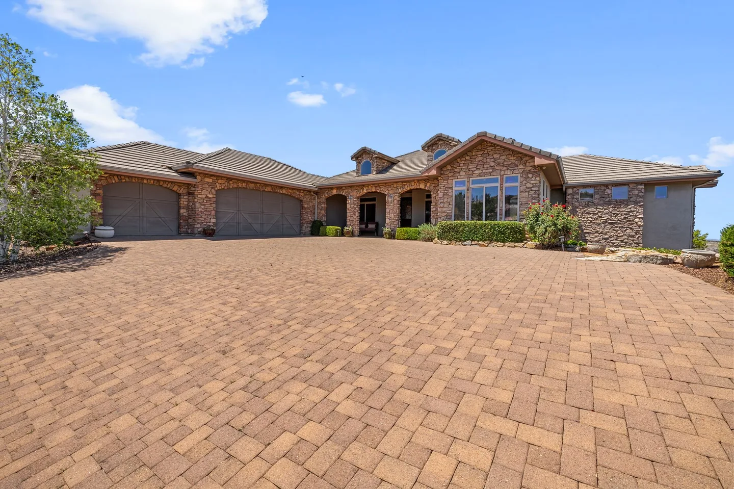 Front exterior of a Prescott-area real estate listing